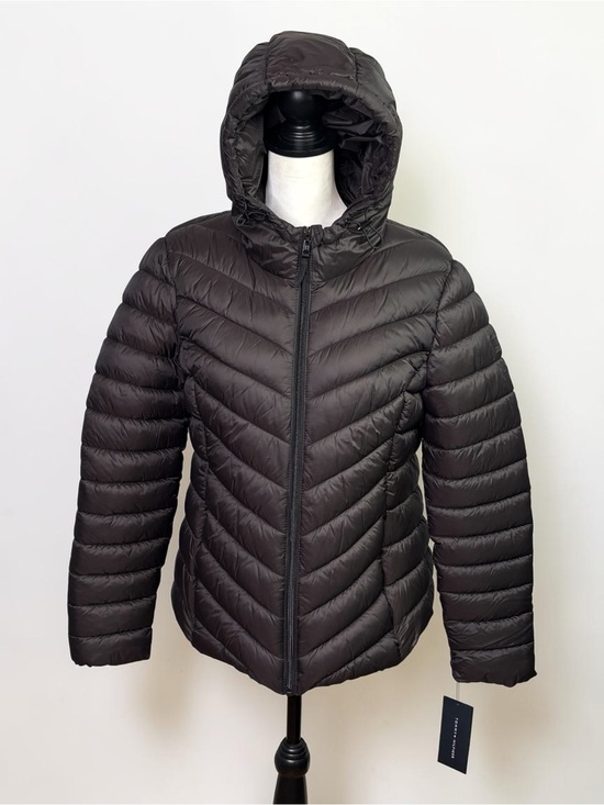 Tommy Hilfiger Jackets & Blazers - NWT Tommy Hilfiger Black Chevron Puffer Jacket Hooded Packable Large TW5MPC30